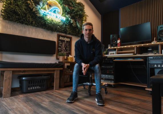 Listing Image - Golden Wave Studio 4